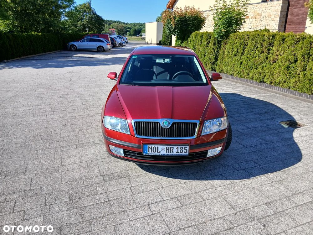 Skoda Octavia 1.6 Ambiente - 12