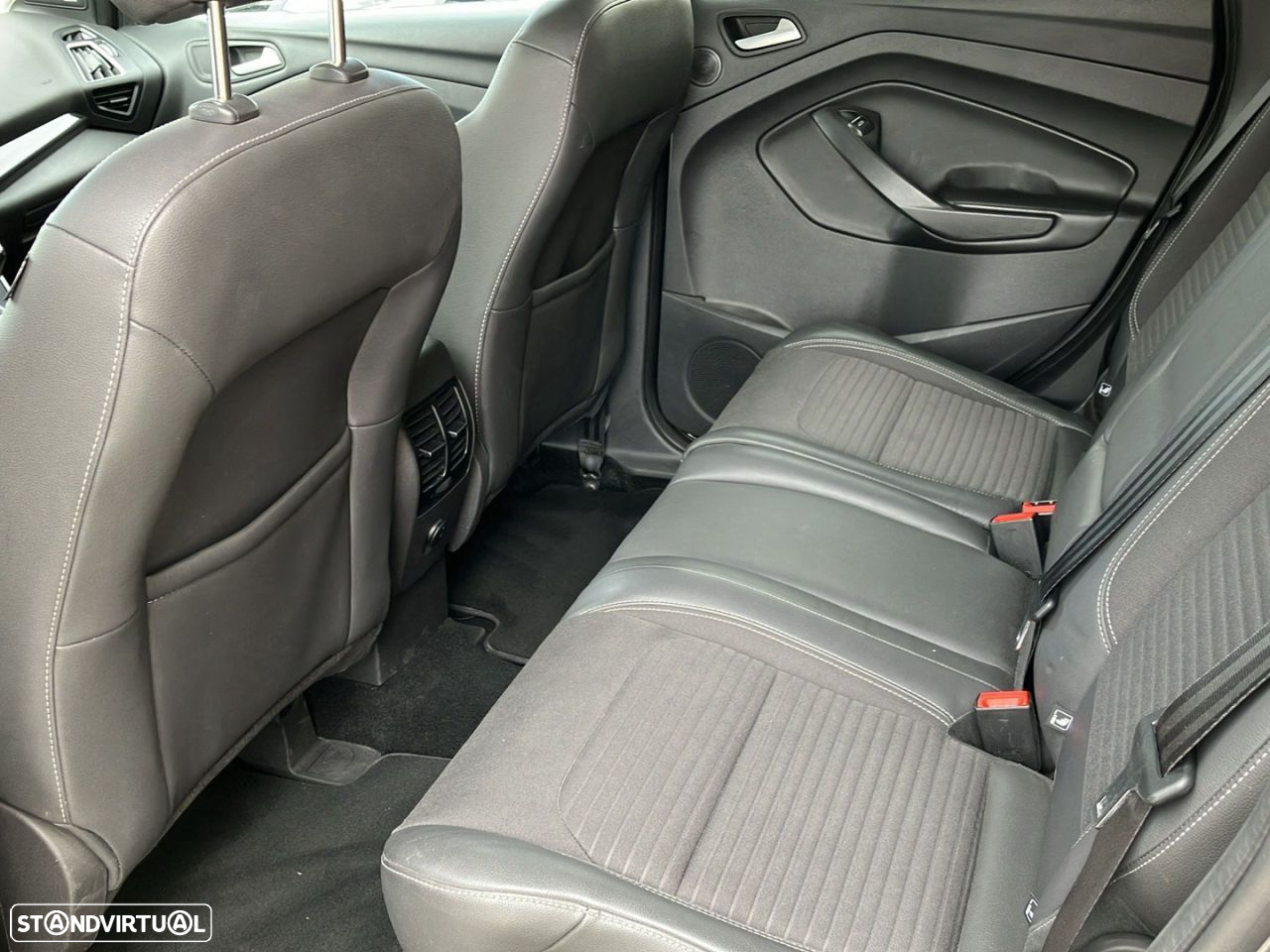 Ford Kuga 1.5 TDCi ST-Line - 18
