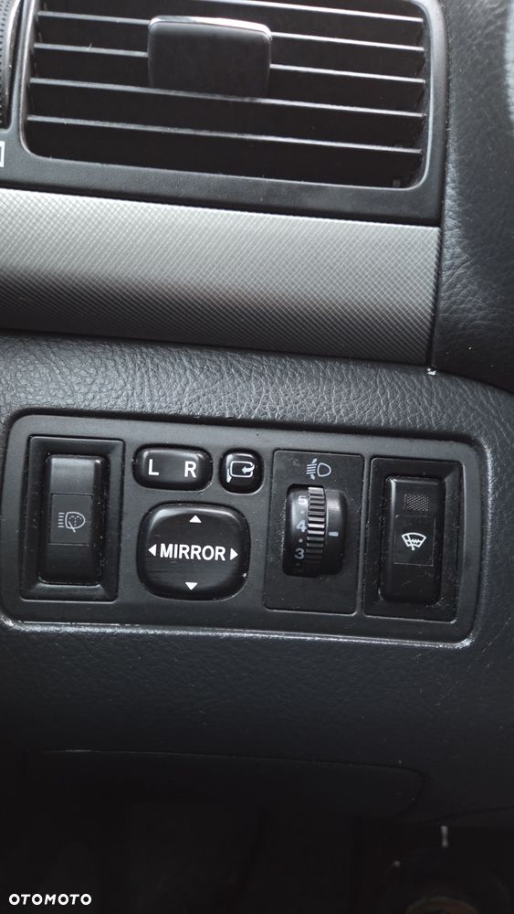 Toyota Avensis 1.8 VVT-i Combi - 15