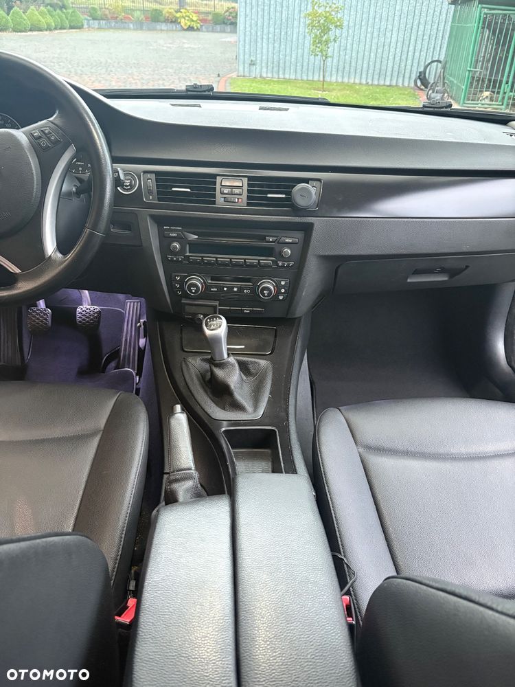 BMW Seria 3 318d - 9
