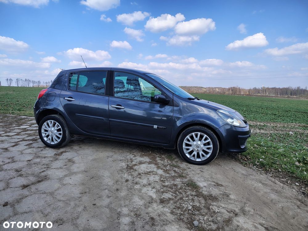 Renault Clio - 1