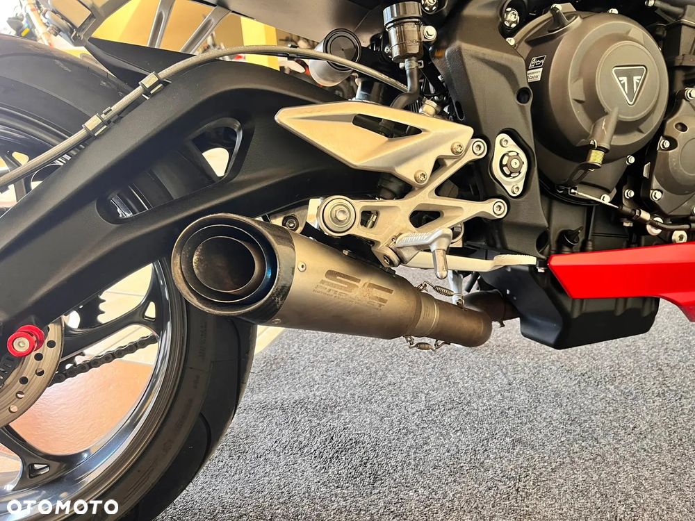 Triumph Street Triple - 19