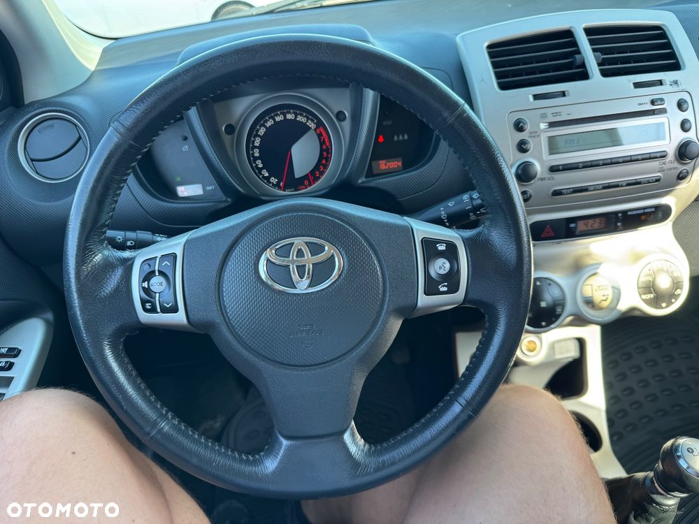 Toyota Urban Cruiser - 7