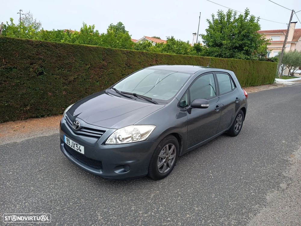 Toyota Auris 1.4 D-4D Comfort - 2