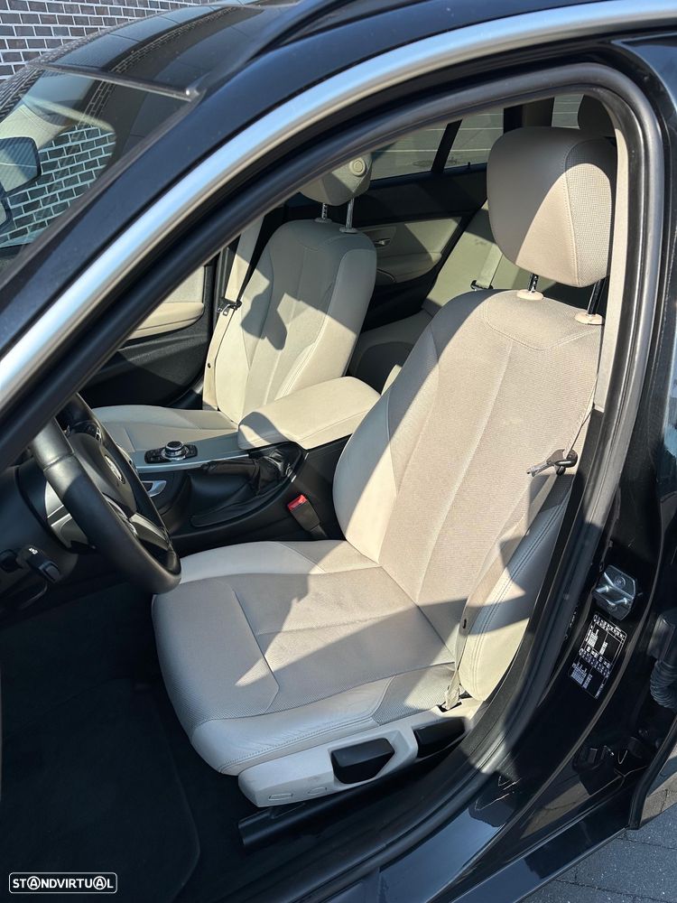 BMW 318 d Touring Aut. Luxury Line - 11