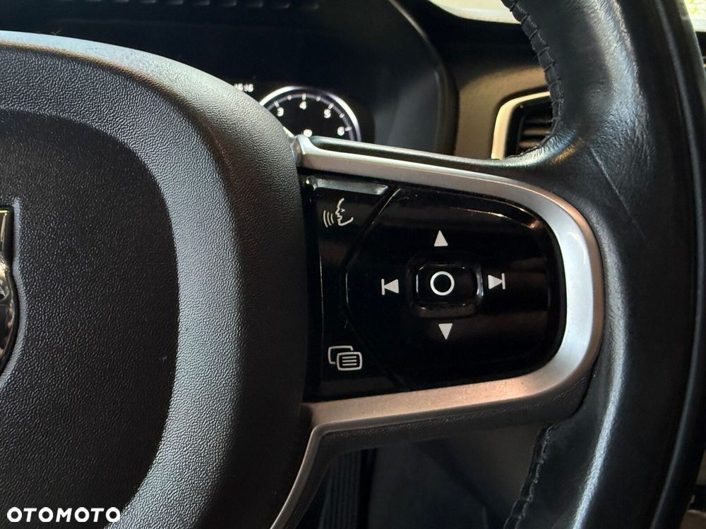 Volvo XC 90 - 37