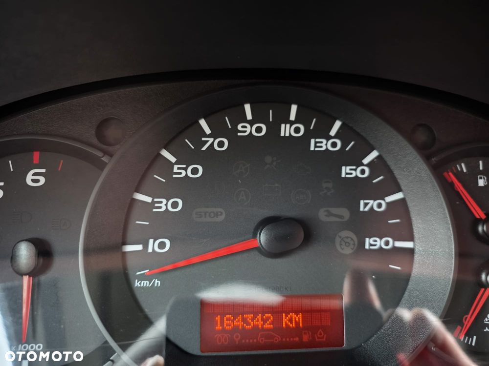 Nissan NV400 - 17