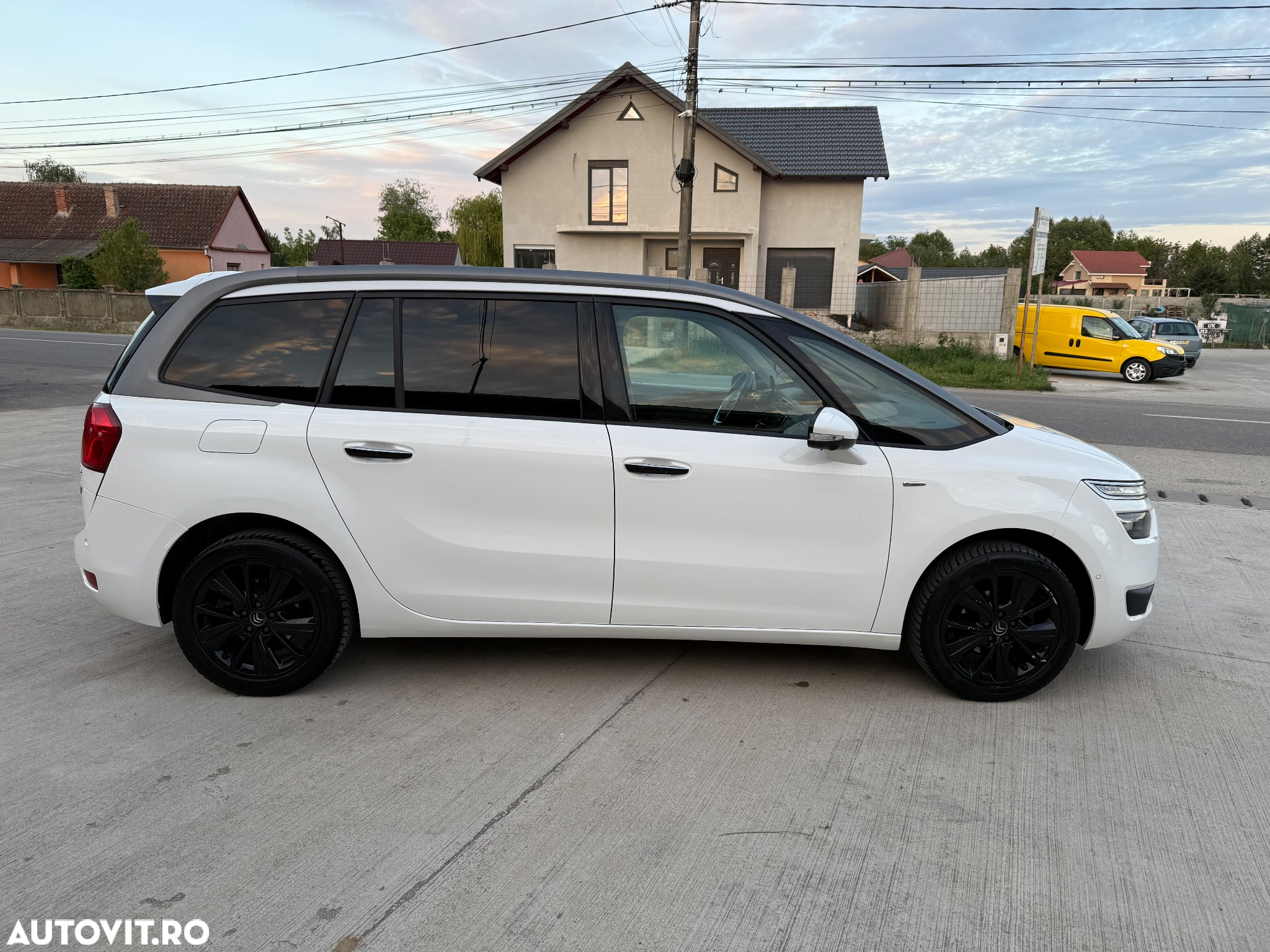 Citroën C4 Grand Picasso e-HDi 115 ETG6 Exclusive - 12