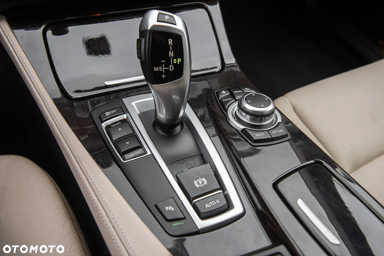 BMW Seria 5 520d Touring Luxury Line - 9
