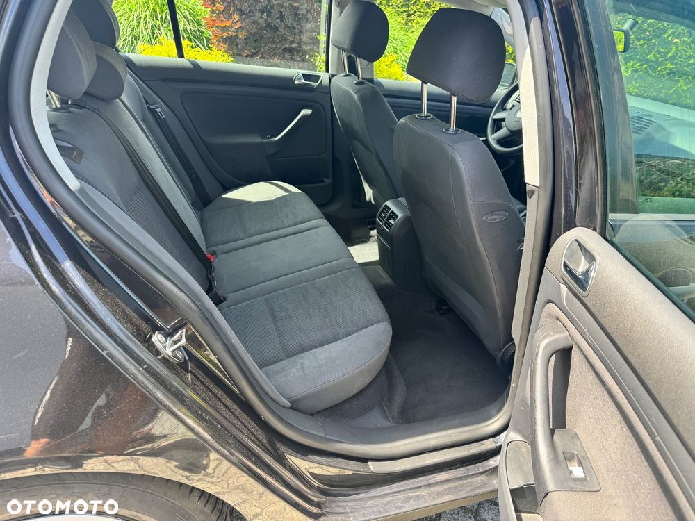 Volkswagen Golf - 31