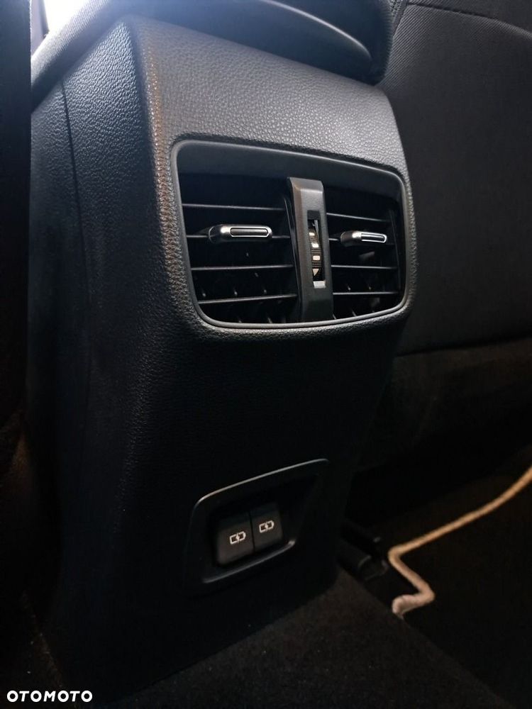 Toyota Corolla 1.8 Hybrid Style - 24