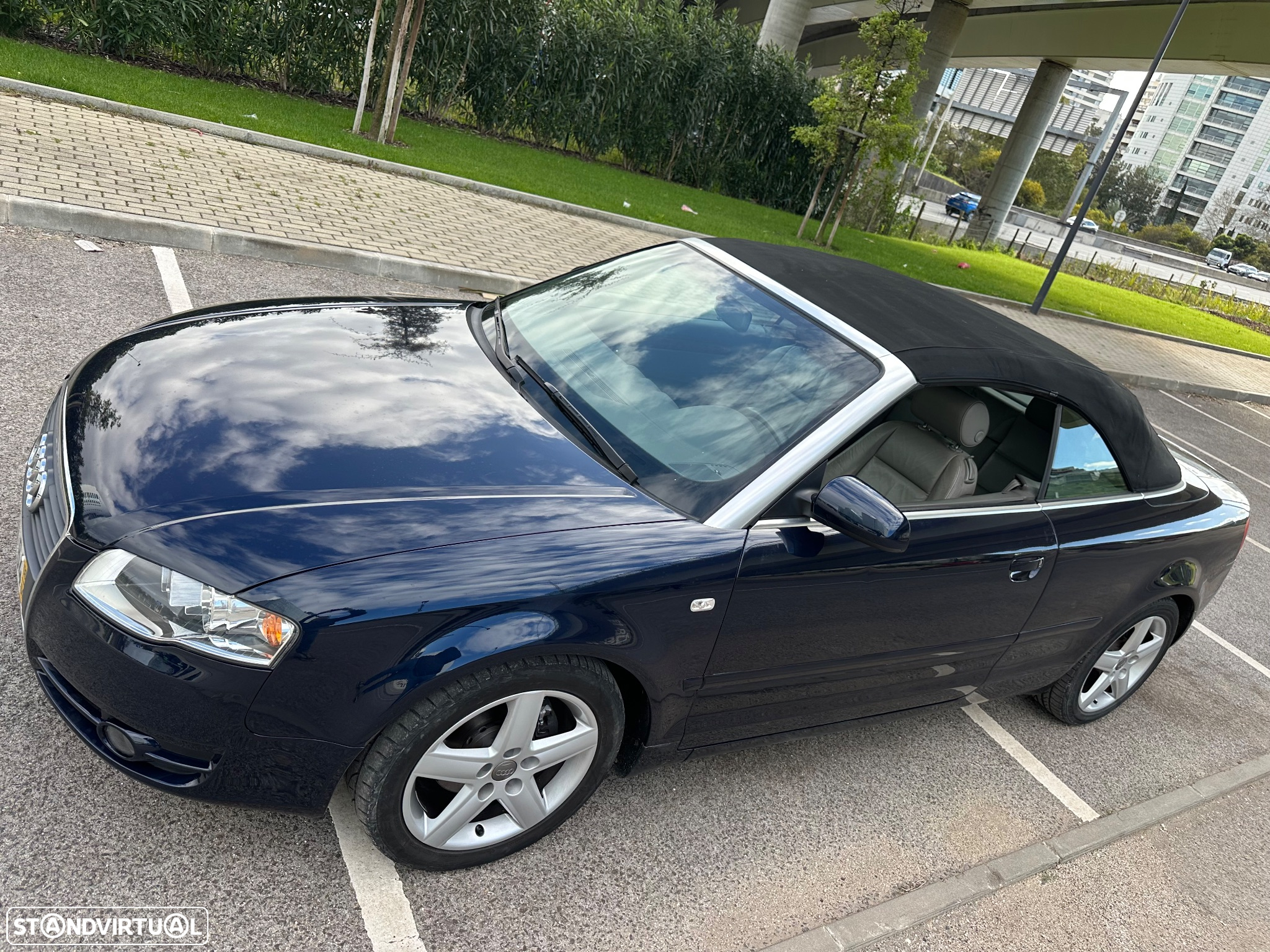 Audi A4 Cabrio 2.0 TDi Exclusive - 25