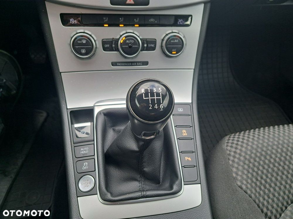 Volkswagen Passat 1.6 TDI Trendline - 20