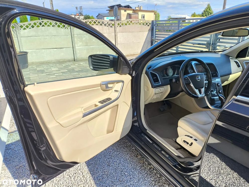 Volvo XC 60 D4 AWD Geartronic Summum - 11