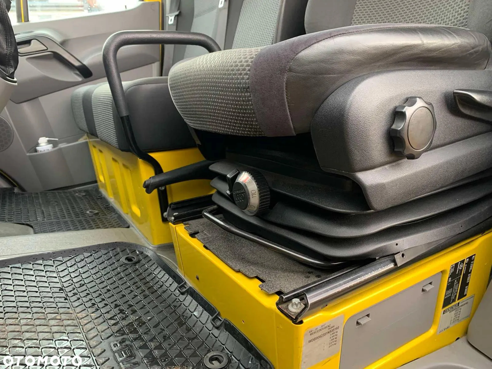 Mercedes-Benz Sprinter - 11