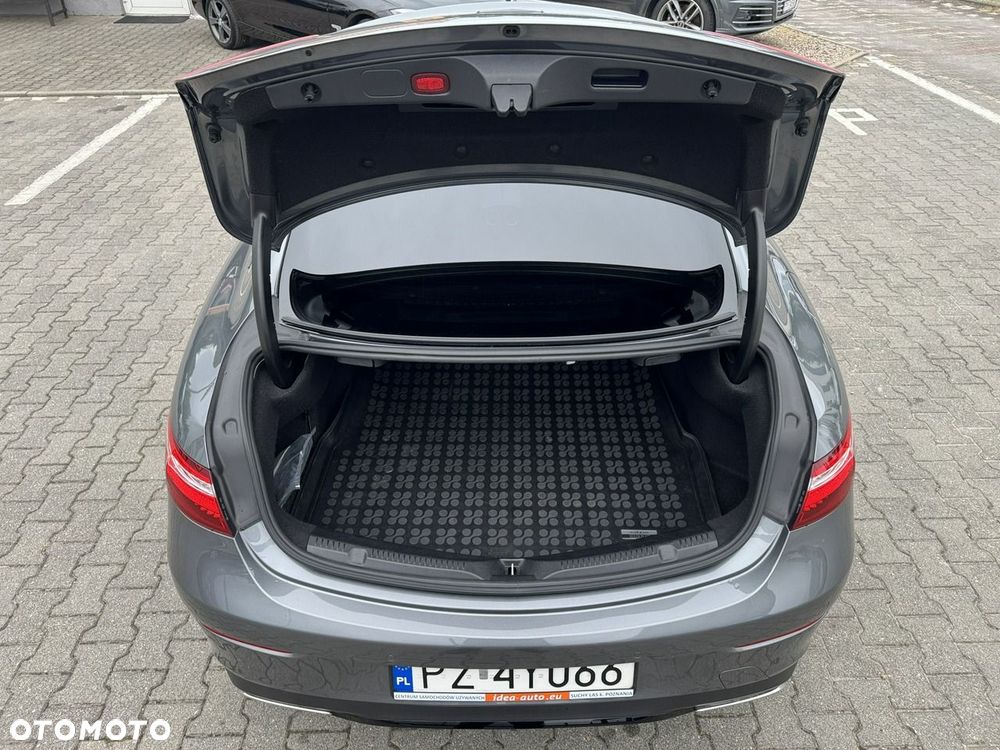 Mercedes-Benz Klasa E 200 4-Matic AMG - 32