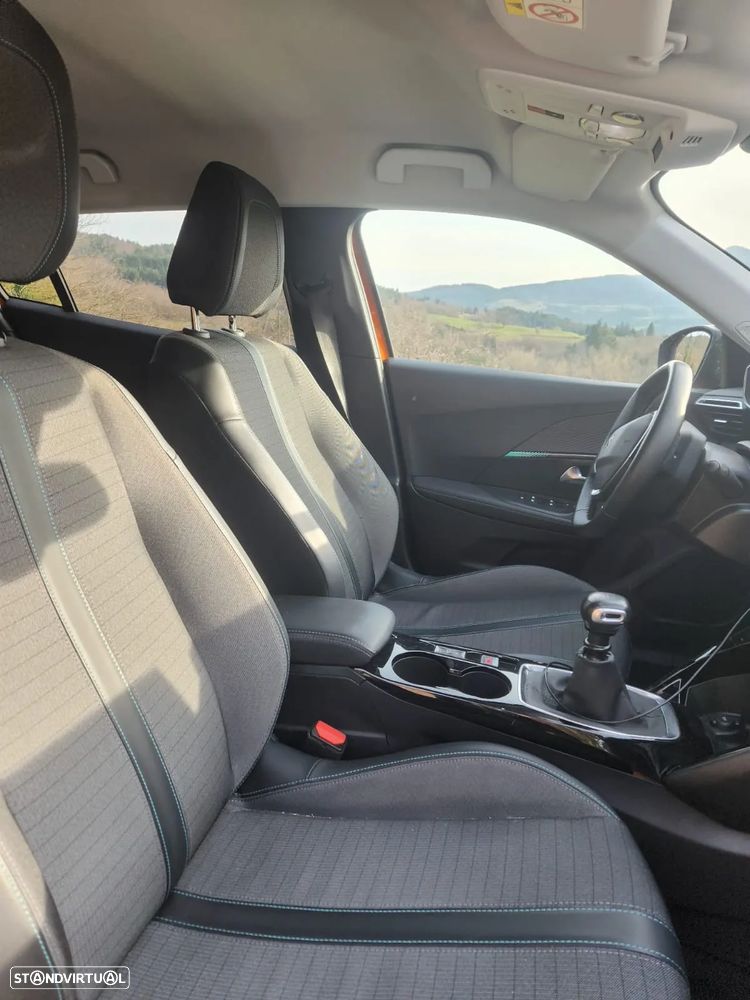 Peugeot 2008 1.2 PureTech Allure - 11