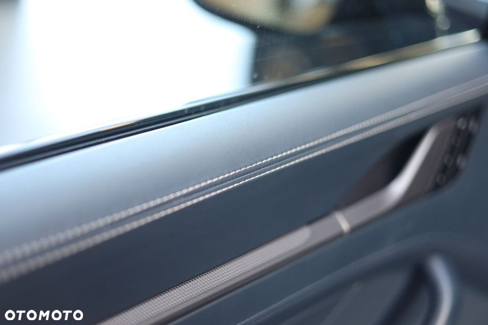 Porsche 911 Carrera 4S - 19