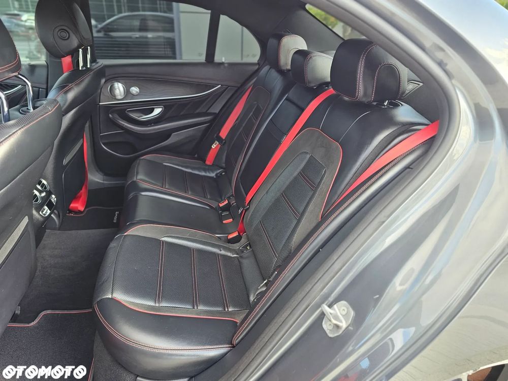 Mercedes-Benz Klasa E 43 AMG 4-Matic - 23