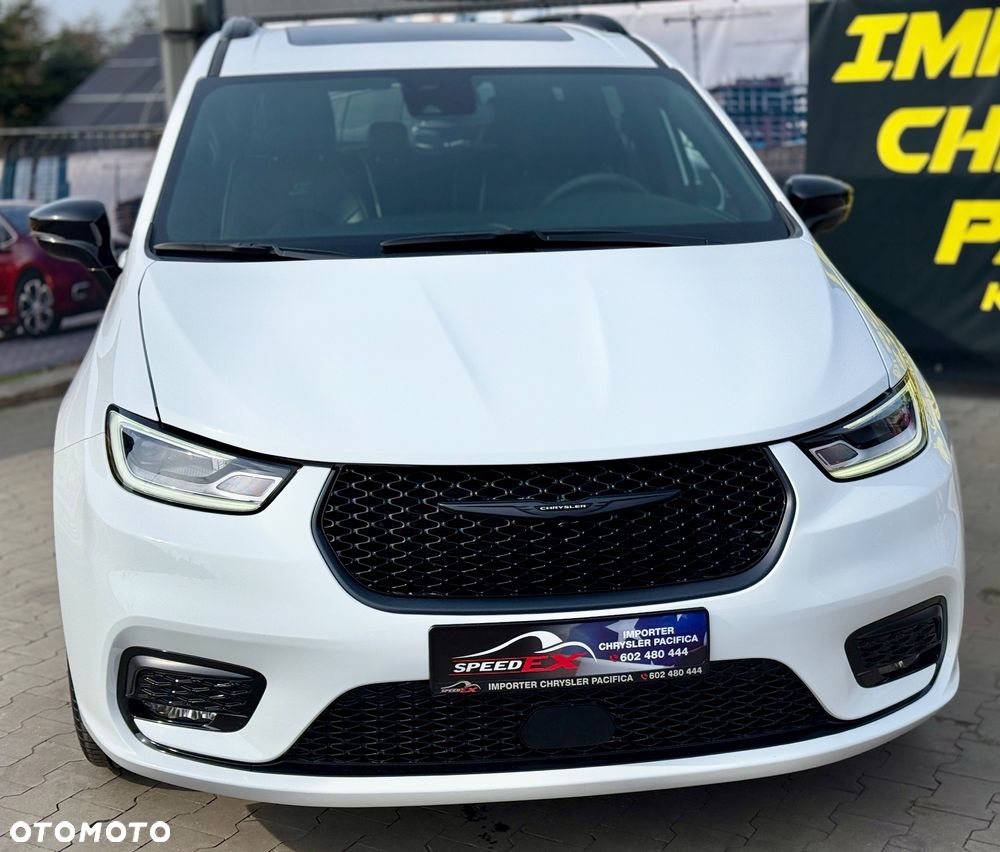 Chrysler Pacifica - 4