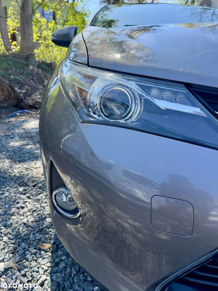 Toyota Auris 1.6 Valvematic Executive - 9