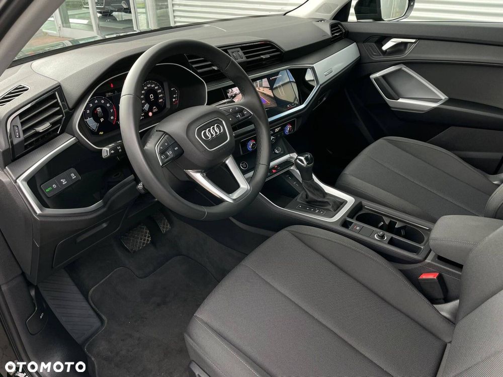 Audi Q3 - 18