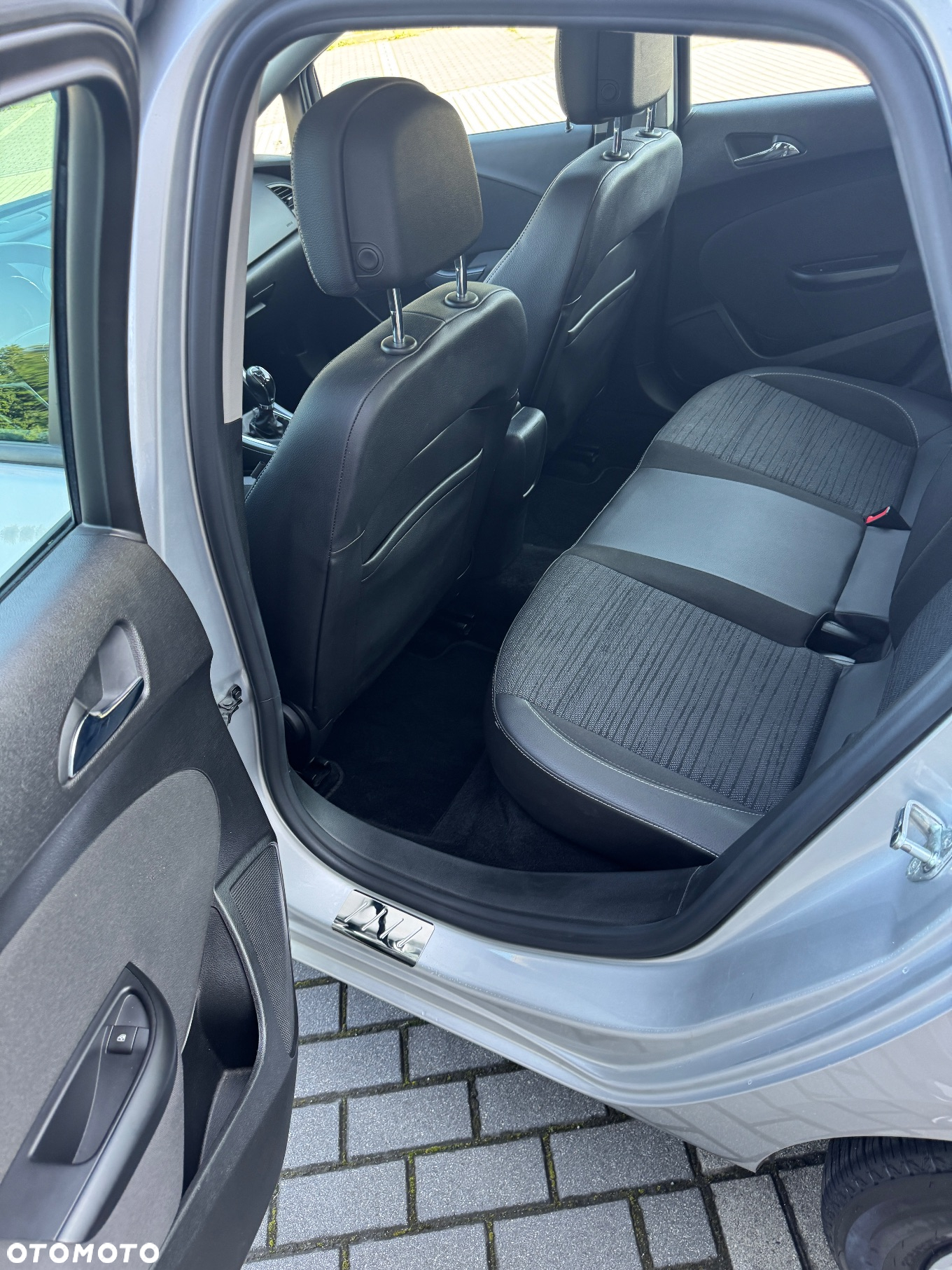 Opel Astra IV 1.4 T Business EU6 - 9