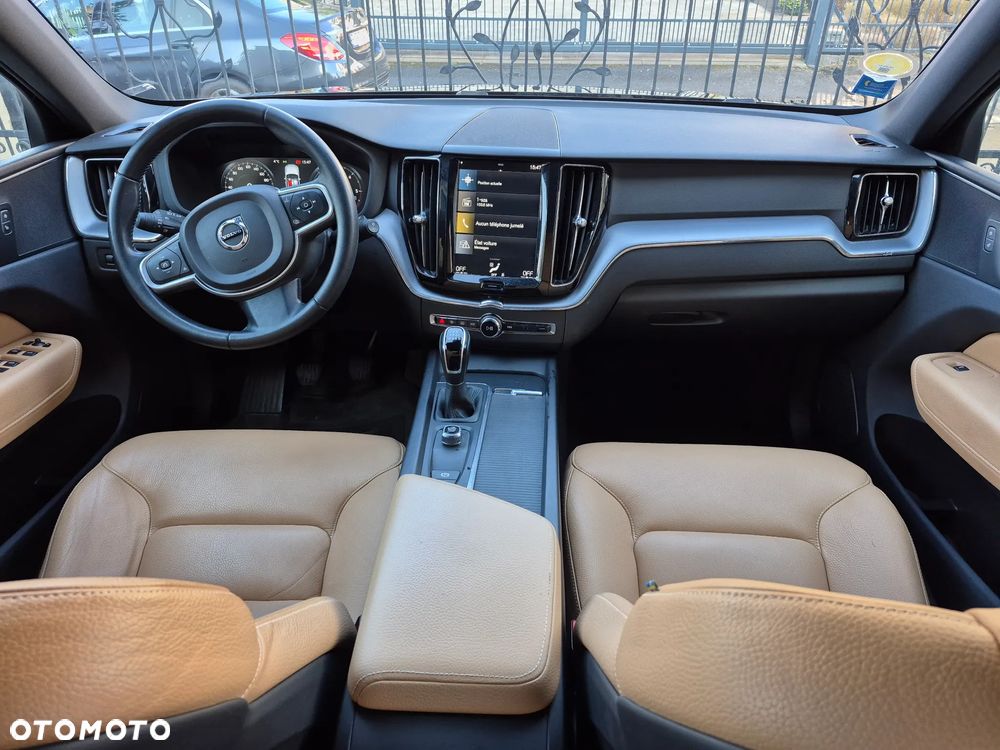 Volvo XC 60 D4 Momentum - 29
