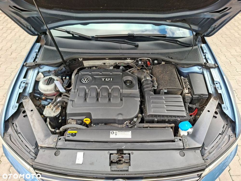 Volkswagen Passat - 17