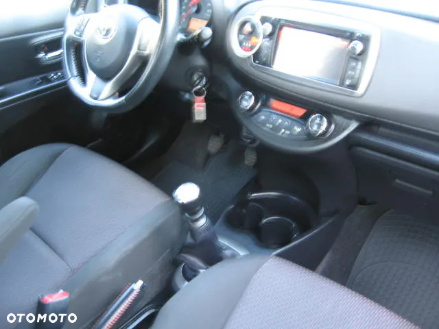 Toyota Yaris 1.33 Premium - 16