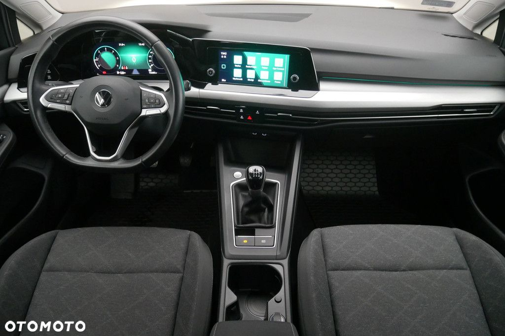 Volkswagen Golf - 8