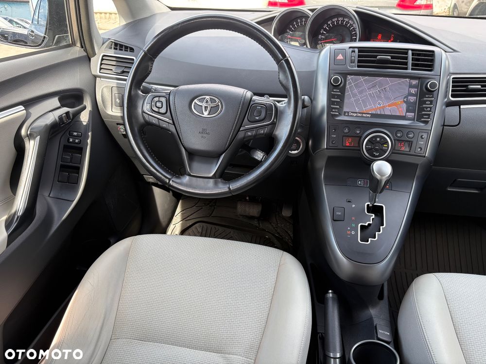Toyota Verso 1.8 Prestige MS EU6 - 13