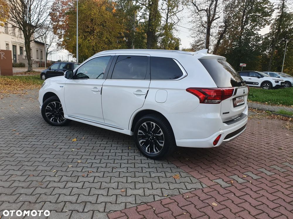 Mitsubishi Outlander 2.0 4WD Top - 34