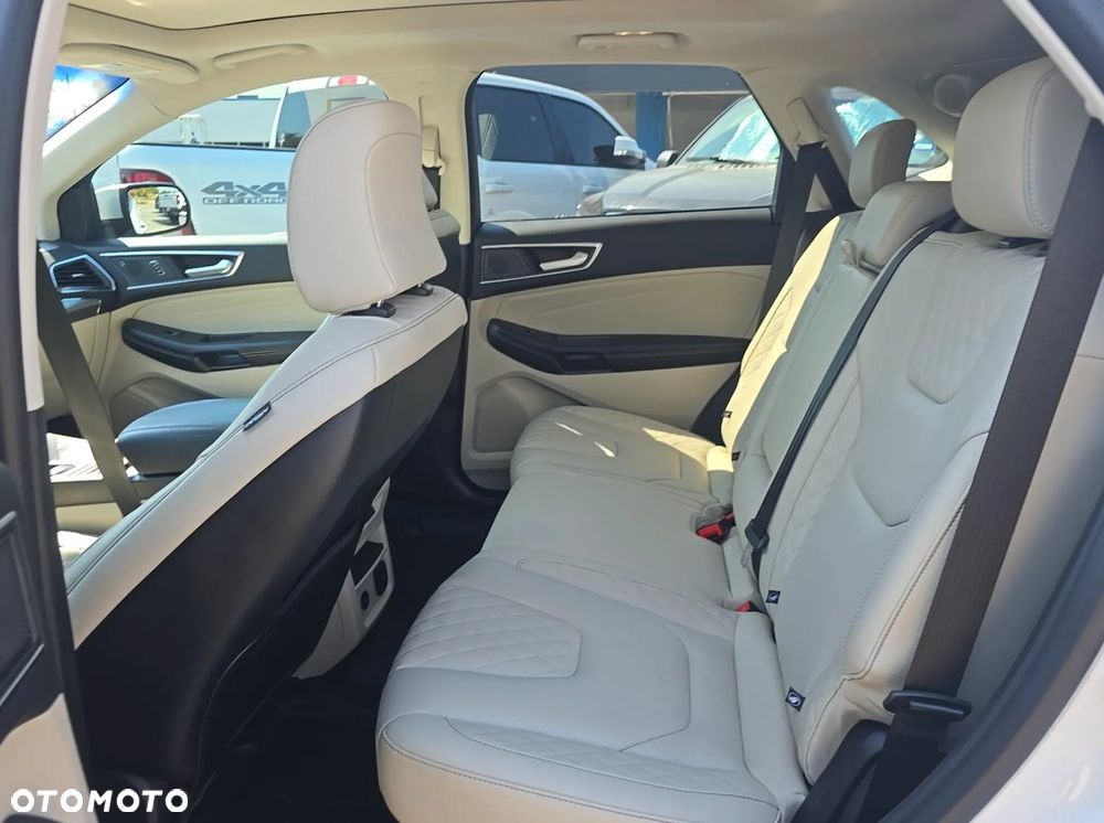 Ford Edge - 16