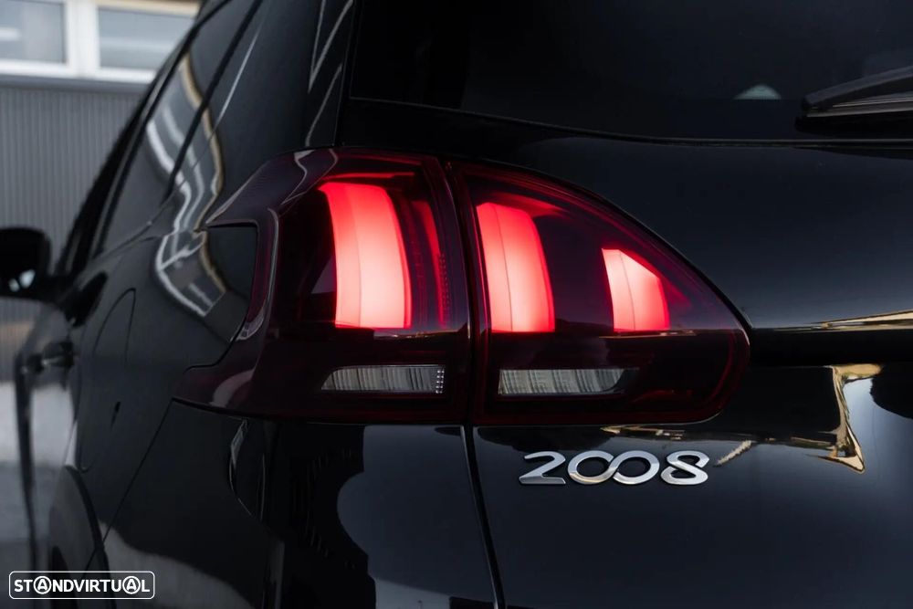 Peugeot 2008 1.2 PureTech Signature - 31