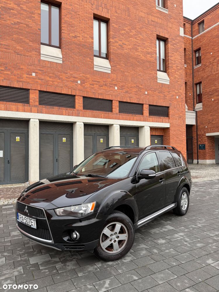 Mitsubishi Outlander 2.0 Intense + 2WD EU5 CVT - 1