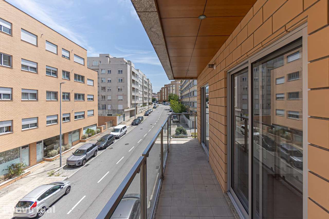 T1 com Garagem e Varanda Junto Hosp. São João - Grande imagem: 2/21