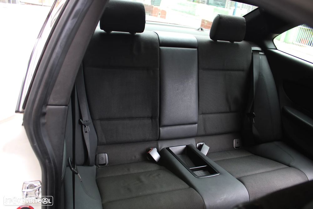 BMW 123 d Limited Edition Lifestyle c/ M Sport Pack - 27