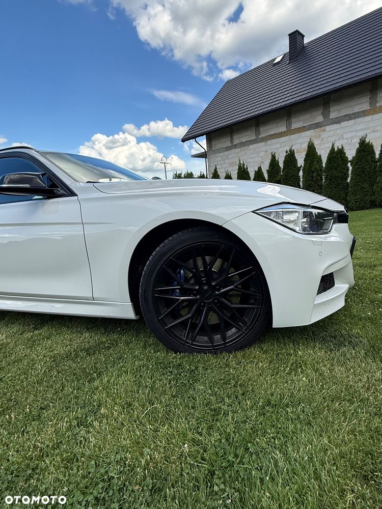 BMW Seria 3 328i Sport Line - 16