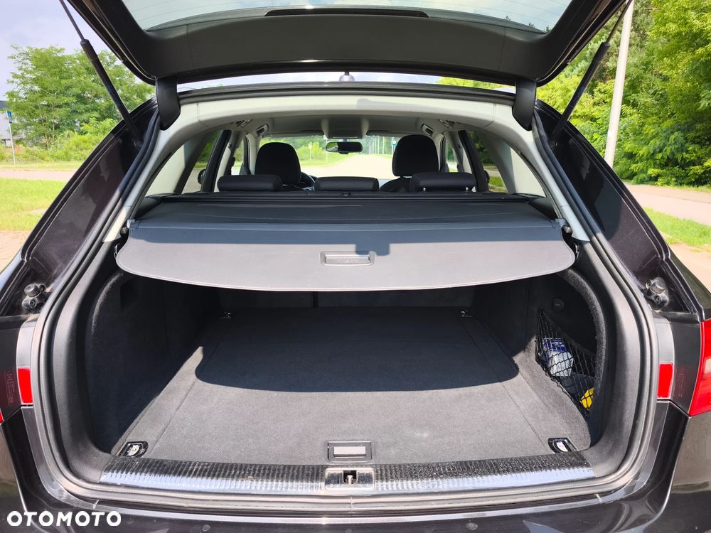 Audi A4 Avant 2.0 TDI DPF clean diesel multitronic S line Sportpaket - 9