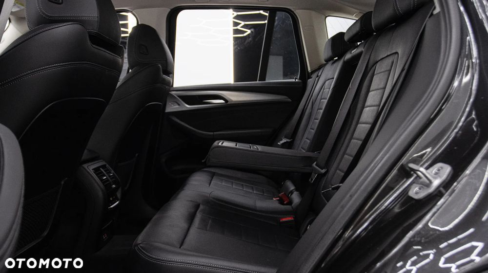 BMW X3 xDrive20d MHEV Luxury Line sport - 17