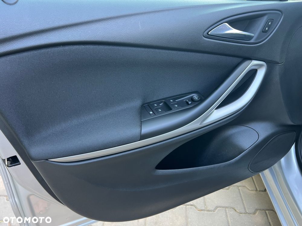 Opel Astra 1.2 T Edition S&S - 12