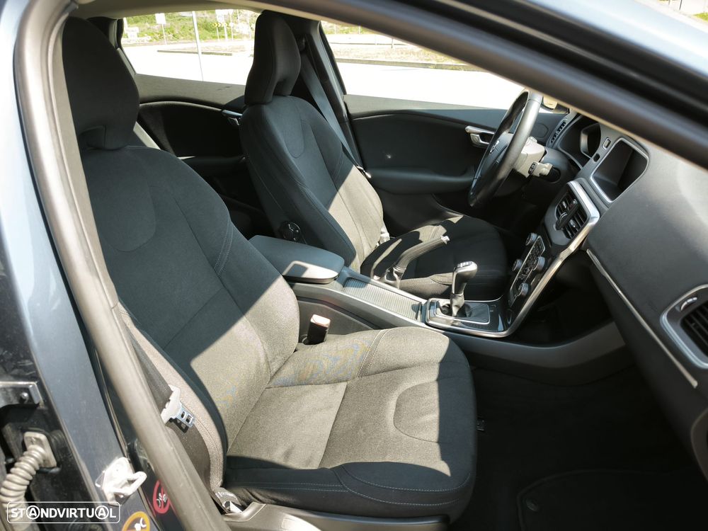 Volvo V40 2.0 D2 Kinetic - 6