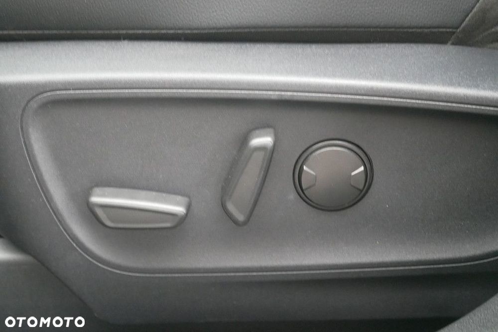 Ford Kuga - 36