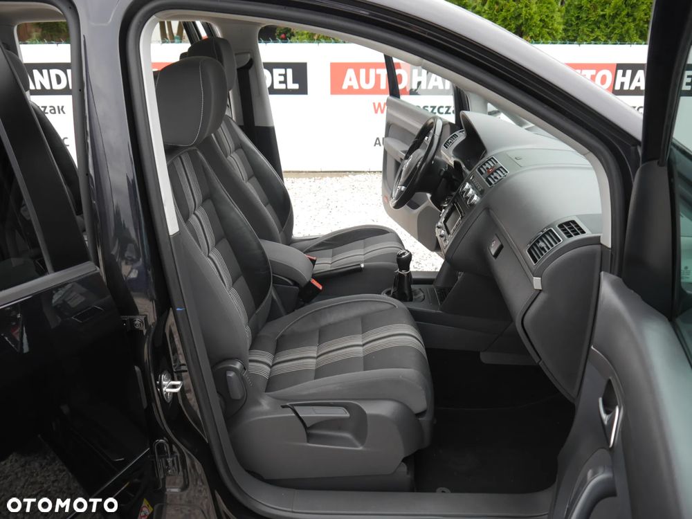 Volkswagen Touran 2.0 TDI DPF BlueMotion Technology MATCH - 20