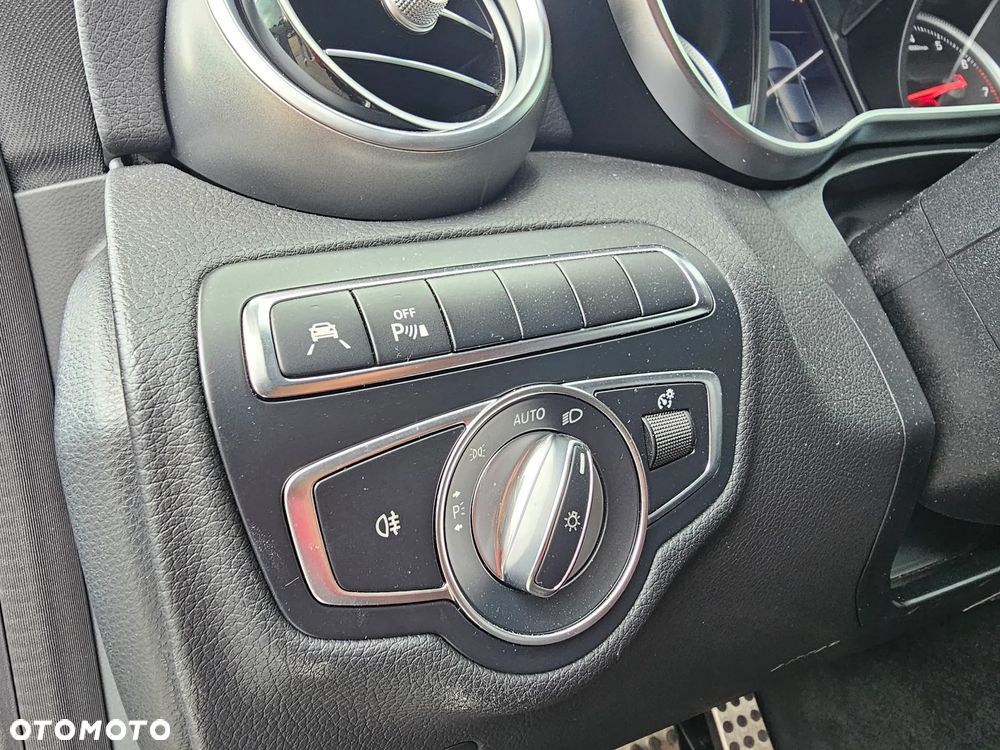 Mercedes-Benz Klasa C 200 4-Matic 9G-TRONIC - 30