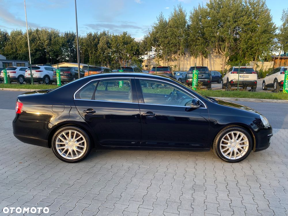Volkswagen Jetta 1.9 TDI United - 12