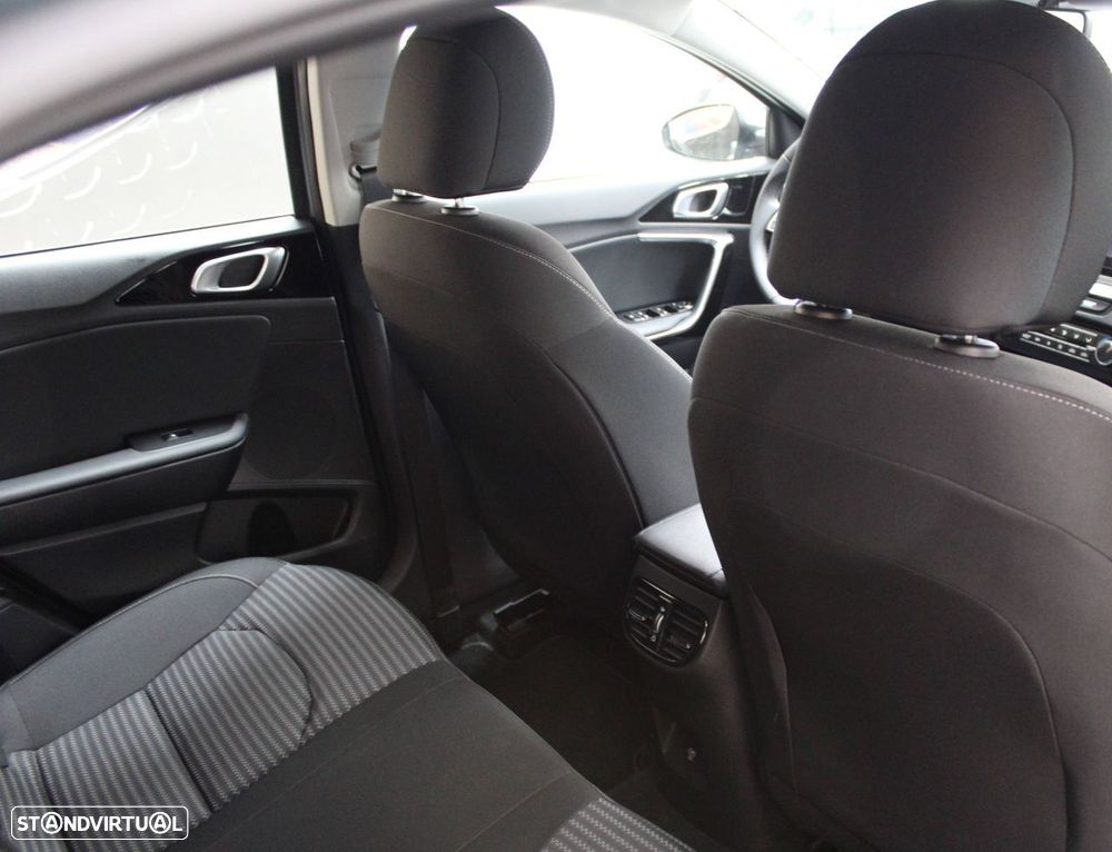 Kia XCeed - 16