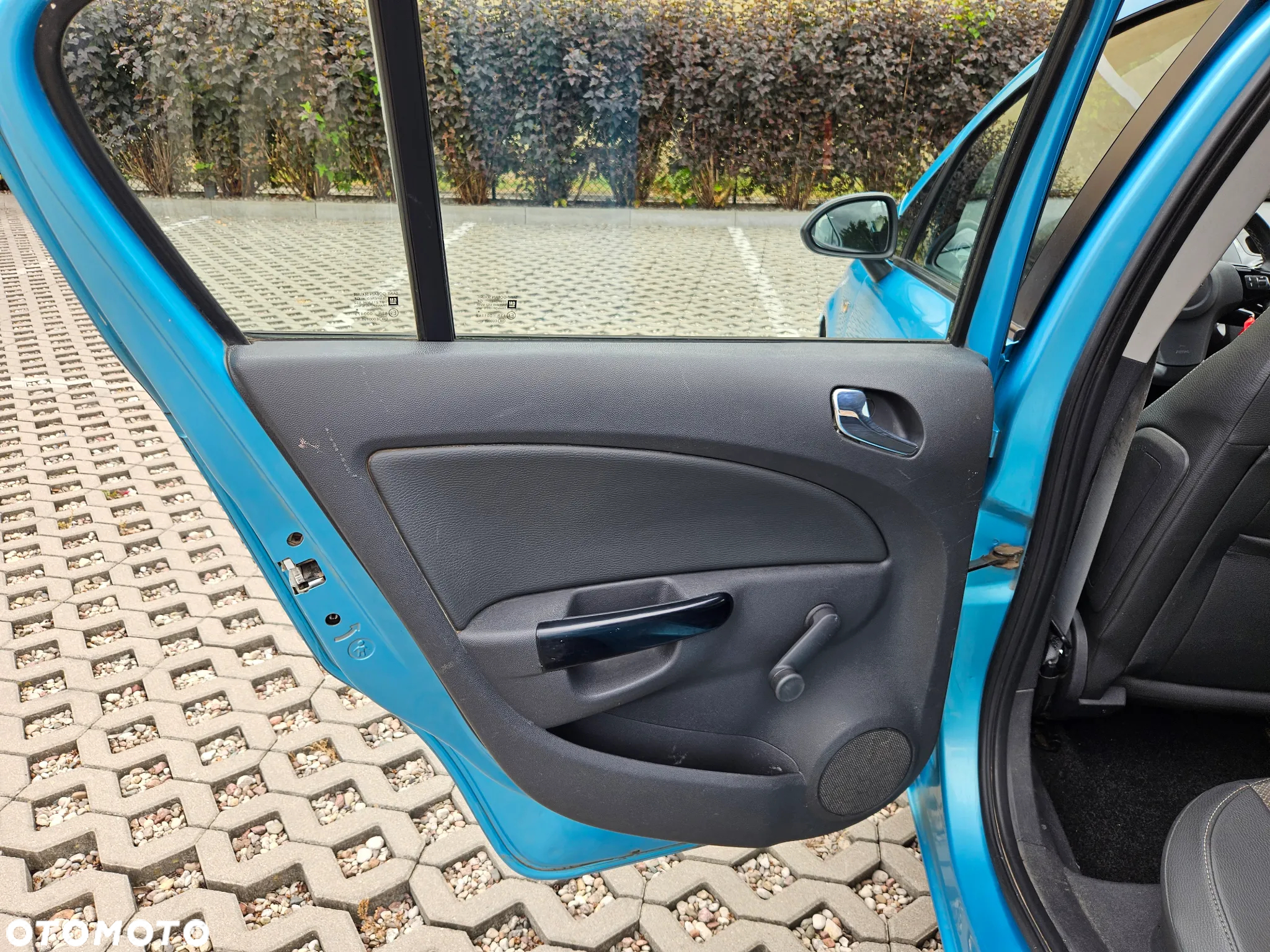 Opel Corsa 1.4 16V Color Edition - 30