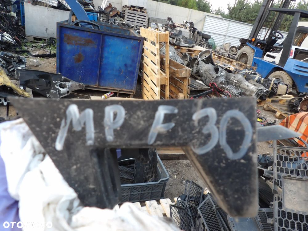 BMW - F30,F31 - KRATKA ZDERZAKA ,  HALOGENU LEWA/PRAWA - CENA ZA 1 SZT  - 8054155 - 4